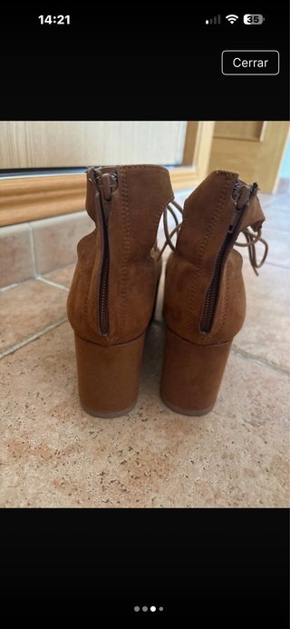 Sandalias de cuña con cordones