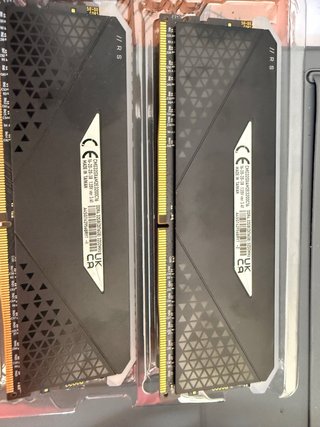 2x 16GB DDR4 Corsair 3200MHz