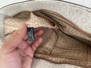 Bolso Guess Beige y Blanco