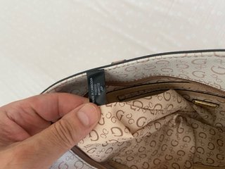Bolso Guess Beige y Blanco