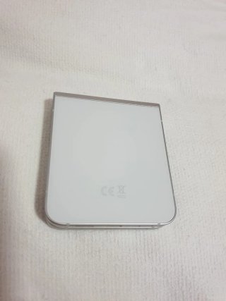 Samsung Galaxy Z Flip 6 Blanco + 4 carcasas