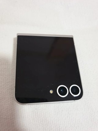 Samsung Galaxy Z Flip 6 Blanco + 4 carcasas