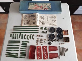 Lote piezas Meccano y catálogo vintage
