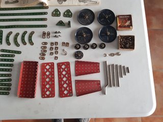 Lote piezas Meccano y catálogo vintage