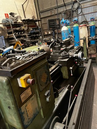 Torno de metal industrial