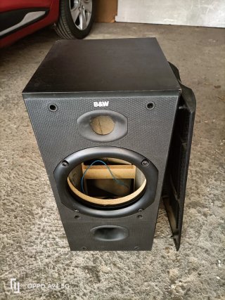 B&W DM602