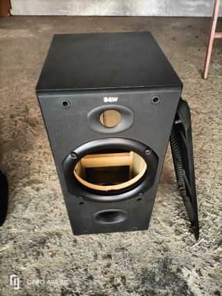 B&W DM602