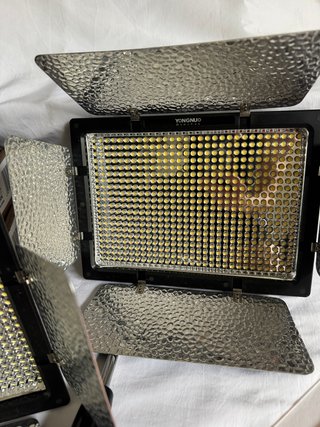 2x Yongnuo YN600L Pro LED Video Light Kit