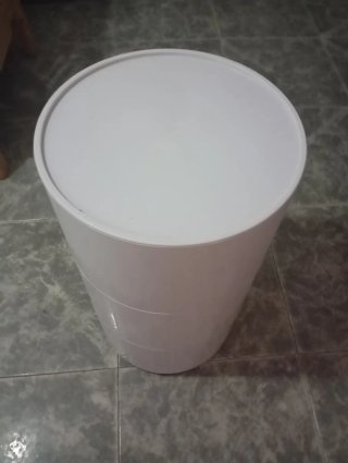 Mesita de noche redonda blanca