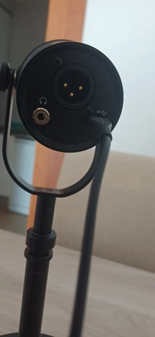 Micrófono Shure MV7 – Podcast/Streaming