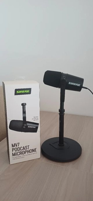 Micrófono Shure MV7 – Podcast/Streaming
