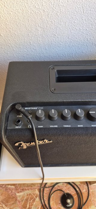 Amplificador Fender Guitarra Eléctrica LT25.