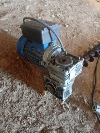 Motore riduttore con sinfìn