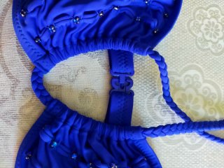 Bikini azul con pedrería