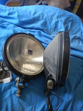 Faros HELLA largo alcance (2 unidades)