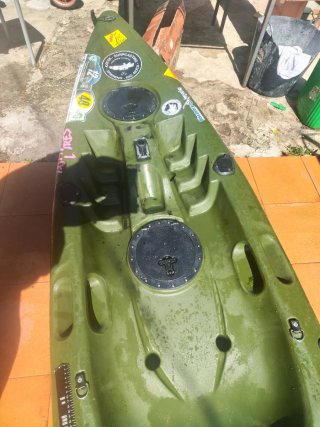 Kayak de pesca verde