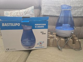 Humidificador de ambiente azul y blanco
