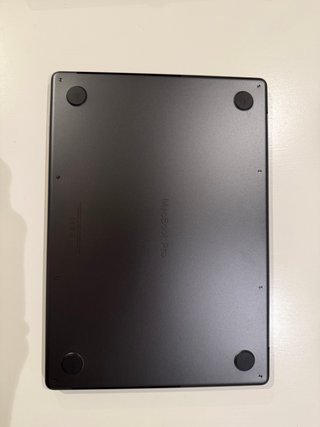 MacBook Pro 14" m4pro sin detalles