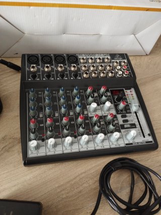 Mesa de mezclas Behringer Xenyx 1202FX