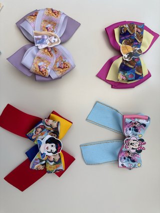 Lazos para niña. Cada uno 4 euros
