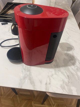 Cafetera Nespresso vertuo plus De'Longhi Roja