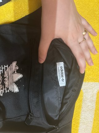 Riñonera Adidas Negra