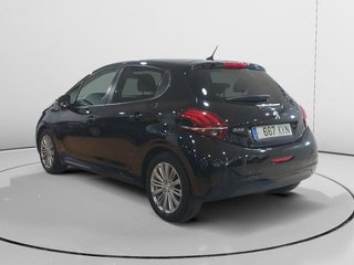 Peugeot 208 PureTech 82 Style 60 kW (82 CV)