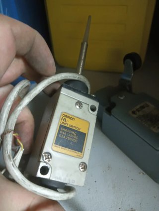 Omron HL- Interruptor Límite