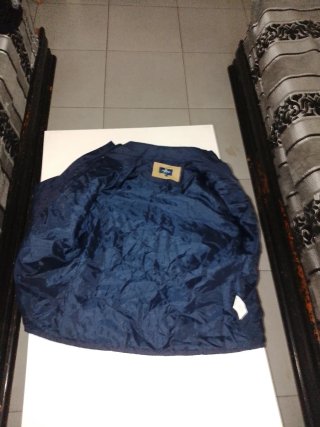 Chaqueta azul acolchada