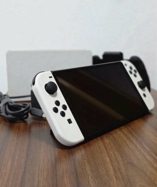 Nintendo Switch OLED Blanca y Negra