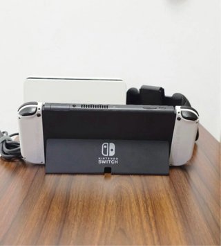Nintendo Switch OLED Blanca y Negra