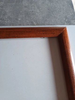 Marco de madera color sapeli