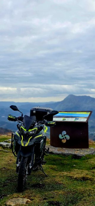 Benelli TRK 702X Adventure Moto