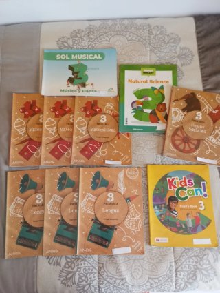 Lote de libros de 3 de primaria