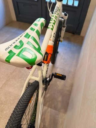Bicicleta Mondraker MTB Blanca y Verde