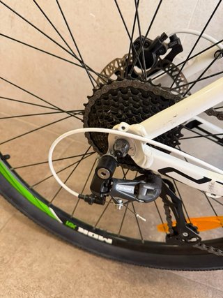 Bicicleta Mondraker MTB Blanca y Verde