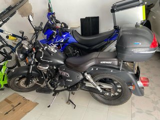 Keeway Superlight 125 Negra y Marrón