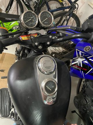 Keeway Superlight 125 Negra y Marrón