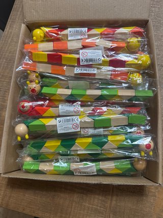 Serpientes de madera para fiestas infantiles