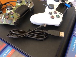 Playstation 4 slim