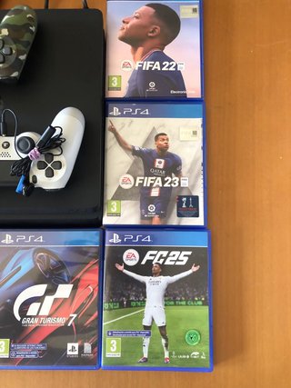 Playstation 4 slim