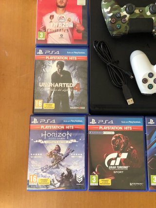 Playstation 4 slim