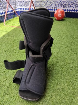 Bota Walker Negra Talla Media 39-42