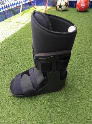 Bota Walker Negra Talla Media 39-42