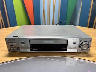 2 Magnetoscopios S-VHS Panasonic NV-HS960