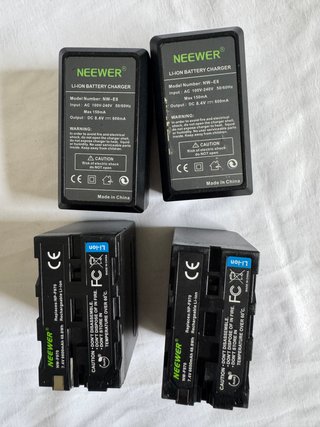 Kit 2 Batterie Neewer NP-F970 + 2 Caricabatterie