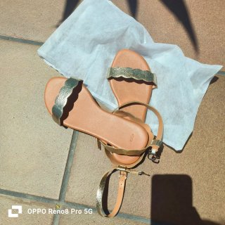 Sandalias doradas planas talla 37