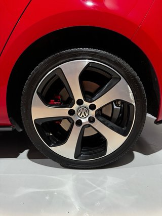 Volkswagen Golf GTI Performance 2.0 TSI 230CV