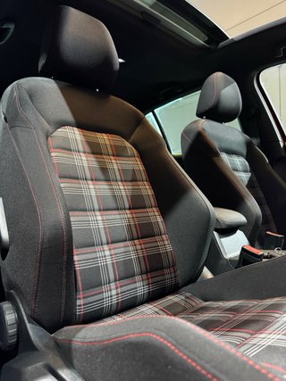 Volkswagen Golf GTI Performance 2.0 TSI 230CV