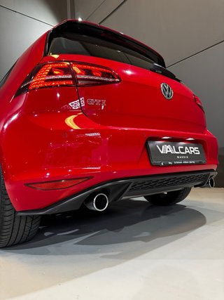 Volkswagen Golf GTI Performance 2.0 TSI 230CV